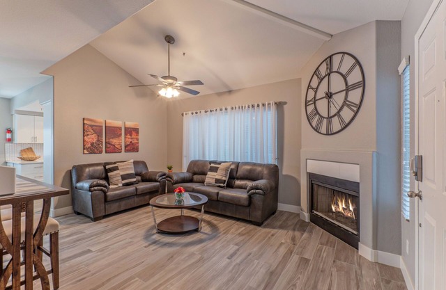 LAKE View Condo: Comm Htd POOL, Spa, Pickleball Cts, King Beds & TVs Both BRs