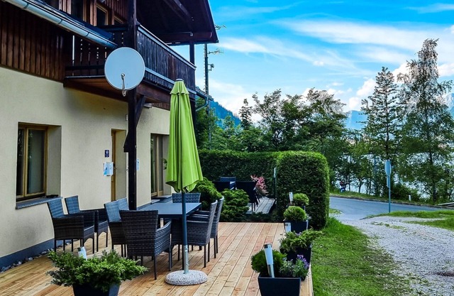 Lake View Lodges - Terrace, Terrace & BBQ