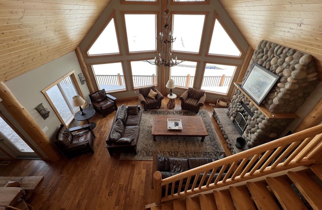 Lakefront, 5 Bedroom "Aspen" Lodge on Otter Lake