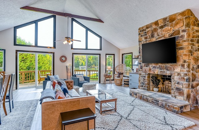 Lakefront Adventure House with Private Dock & WiFi - Dog-Friendly