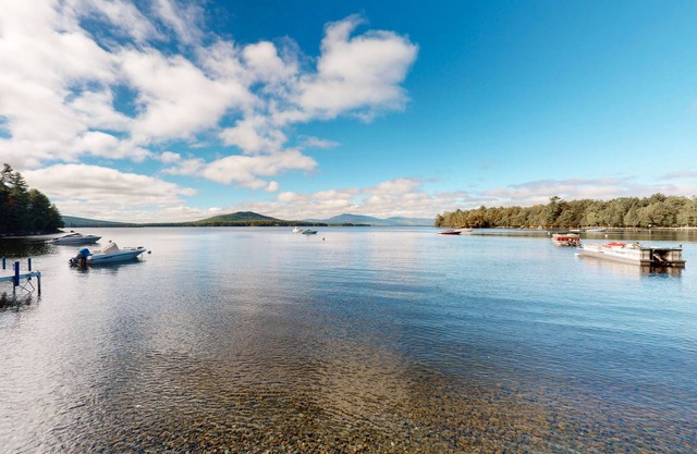 Lakefront Cabin on a Double Lot w/500' of Pebble Beach, Outdoor Fireplace, WiFi