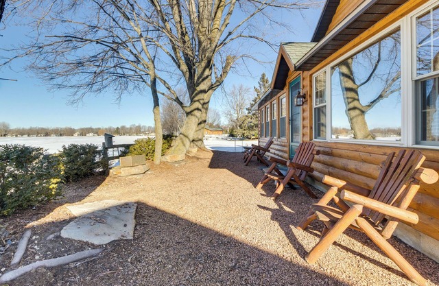 Lakefront Cabin w/Shared Beach in Cecil!