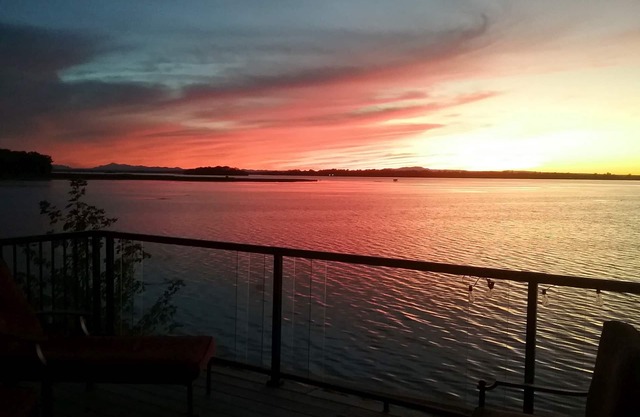 Lakefront cottage with stunning views and plenty of sun.