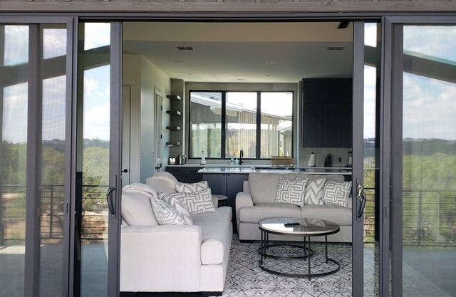 Lakefront Luxury Retreat: 3BR Condo with Stunning Hill Country Views
