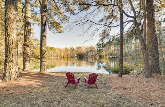 Lakefront Raleigh Home w/Deck: 12 Mi to Downtown!