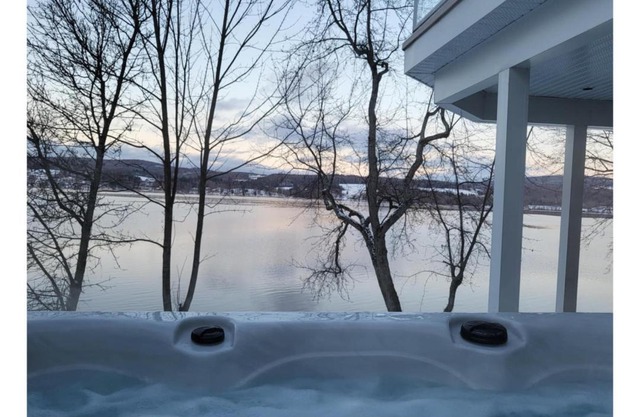 Lakefront Spa - Chez Bernard L'Hermite