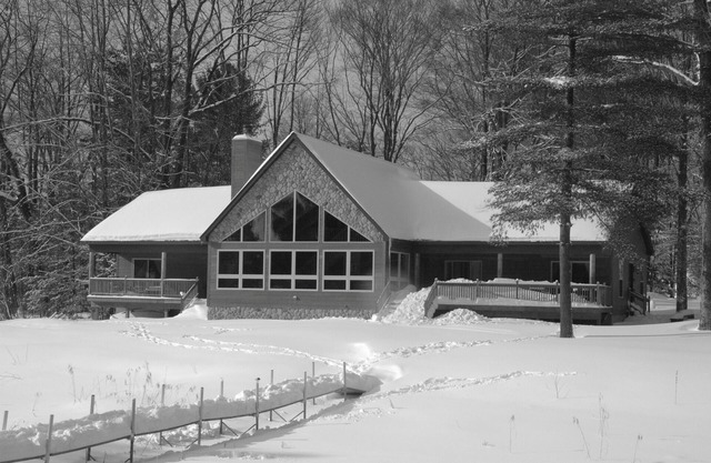 Lakefront with guest house option, great location