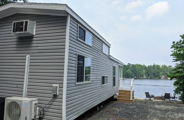 Lakeside Cottage Rental in Seasonal Campground