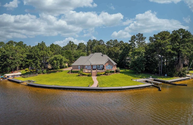 Lakeside Lane Retreat