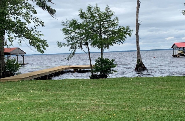 Lakeside Retreat With Panoramic Views Like No Other