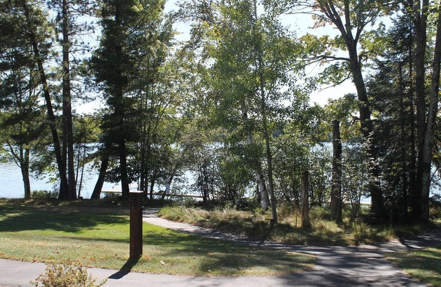 Lakeview 1BR/2BA Condo at Wild Eagle Lodge – Cozy Retreat on the Eagle River Cha