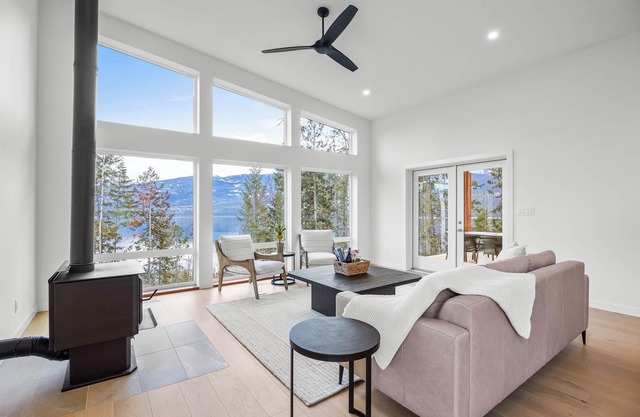 Lakeview Cottage and Boat Slip - Momich