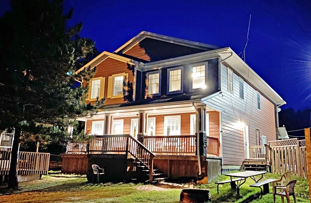 Lakeview Luxury at "The Lookout"