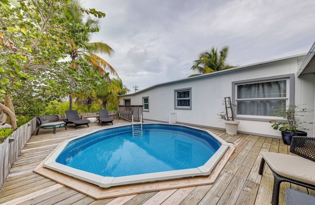 Lanai, Pool & Patios: Waterfront Home in Tavernier