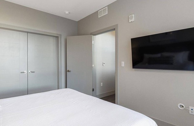 Landing at Encore Evans Station - 1 Bedroom in Overland