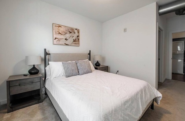 Landing at Vida East - 1 Bedroom in Church Hill
