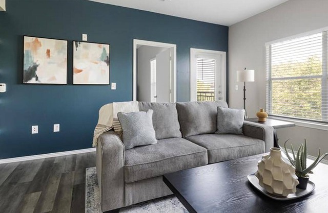 Landing | Beautiful 1BD, Clubhouse, Gym