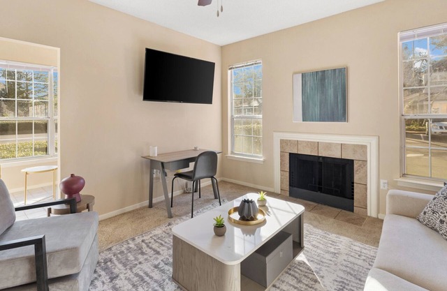 Landing | Beautiful 2BD, Gym, Tennis Court