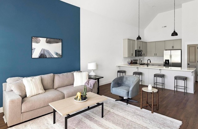 Landing | Beautiful 2BD, Clubhouse, Gym