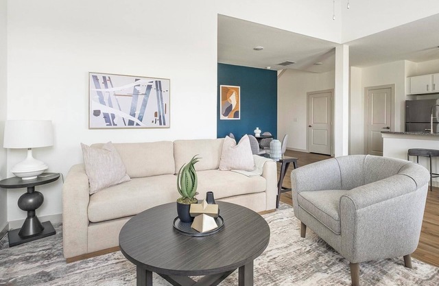 Landing | Beautiful 3BD, Gym, Pool