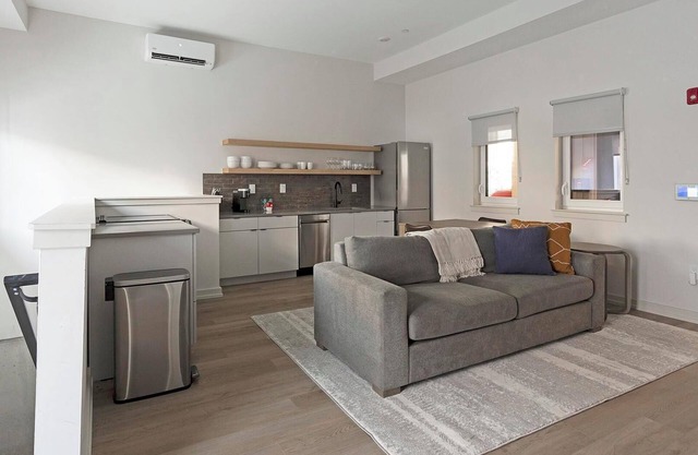 Landing | Beautiful 1BD, Gym