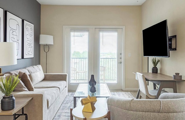 Landing | Chic 1BD, Courtyard, Pool