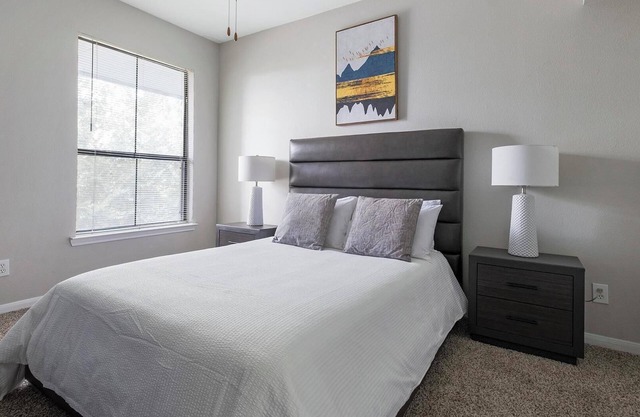 Landing | Incredible 1BD, Pool, Gym