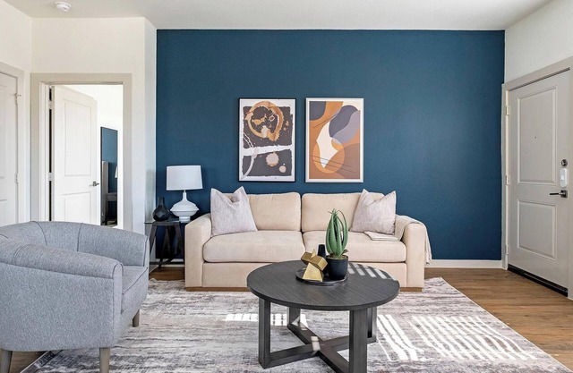 Landing | Modern 3BD, Pool, Gym
