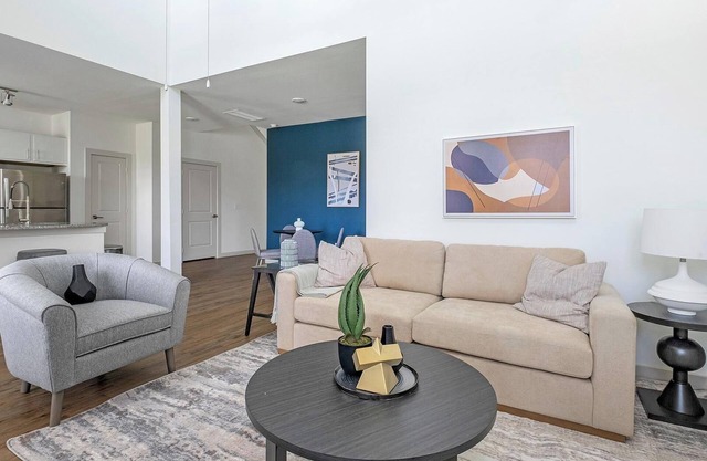 Landing | Spectacular 3BD, Pool, Gym
