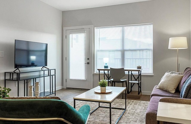 Landing | Stunning 1BD, Gym, Courtyard