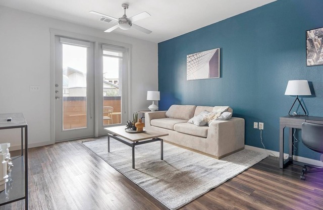 Landing | Stylish 1BD, Pool, Clubhouse