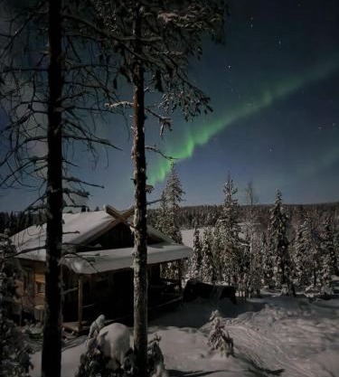 Lapland Riverside Cabin, Äkäsjoki Hideaway - Riverview, Traditional Sauna, Avanto, WiFi, Ski, Ylläs