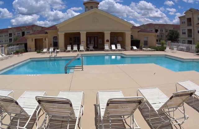 Large 2 Bedroom 2 Bath Condo 10 Miles from Parks Sleeps 6