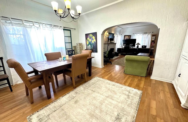 LARGE 2 bedroom 2Ba, Parking, Storage, Walk to The Grove, Parks, Landmarks