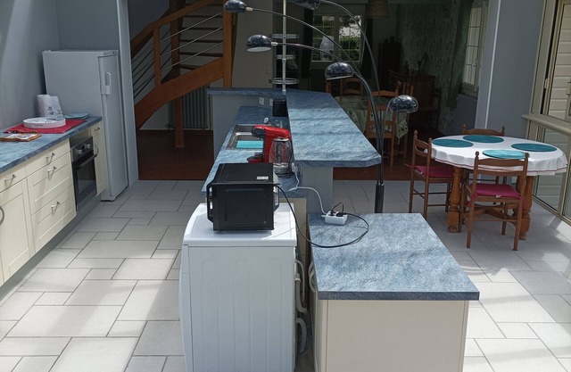 Large 200m2 house set in wooded grounds