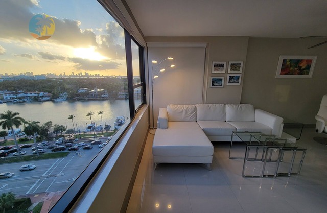 Large 3Bed 2.5Bath Bachelorette Beach Apartment - 1419