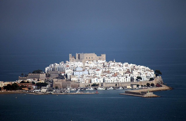 LARGE AND DOWNTOWN PEÑÍSCOLA