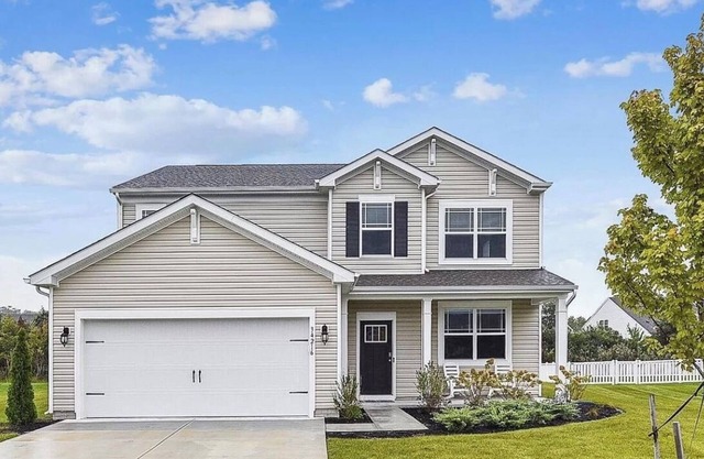 Large, beautiful house! 1.5 miles to beach Resort style amenities!