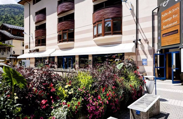 Large Cabin - STUDIO WITH BALCONY AND WIFI IN THE BRIDGE CENTRE