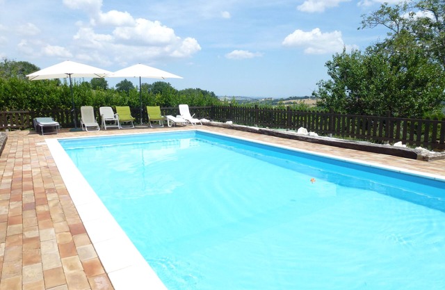 Large child friendly garden country accommodation With pool,warm Italian Welcome