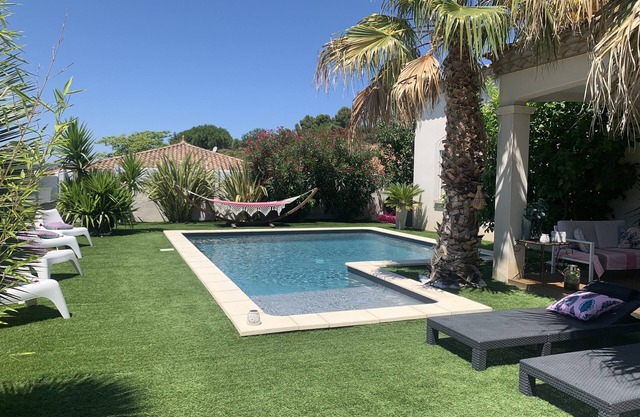 Large family villa 180 m2 located between sea and mountains with swimming pool