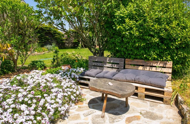 Large family home for 8 with garden