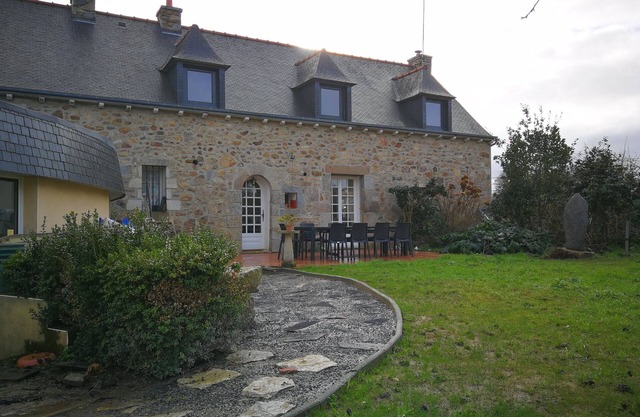 Large family home with cabin and wood-burning oven