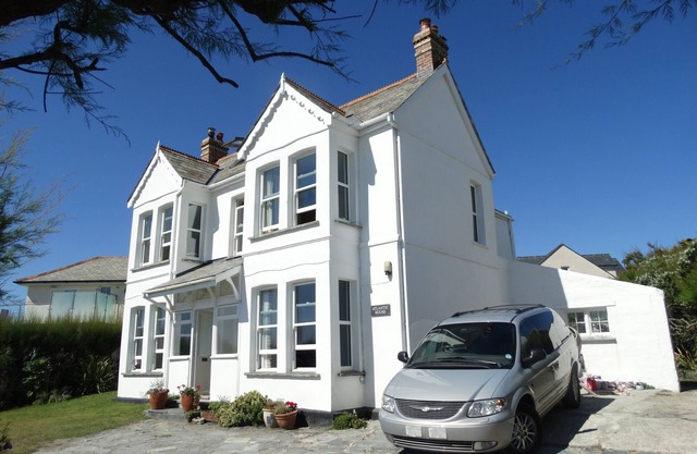 Large Family House Right By The Beach on Treyarnon Bay