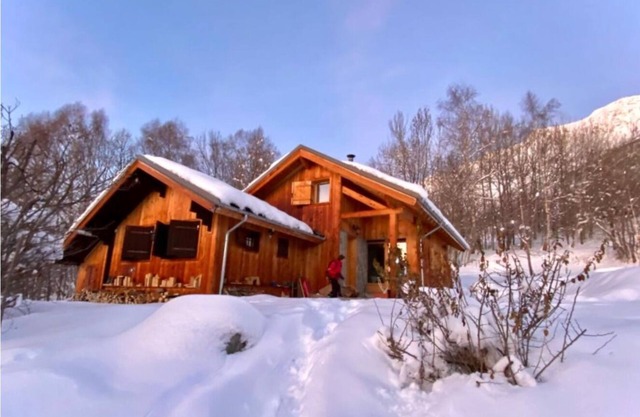Large, quiet and confortable chalet, middle of nature, easy to access.