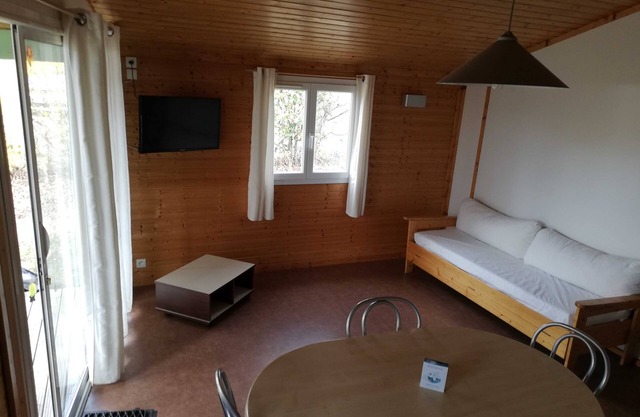 Large furnished cottage with terrace
