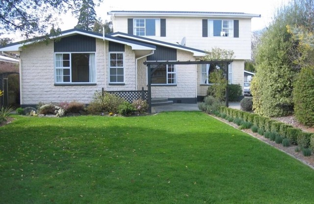 Large home, ideal for large groups