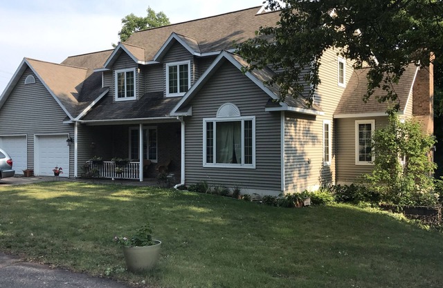 Large home, perfect for groups and large families!