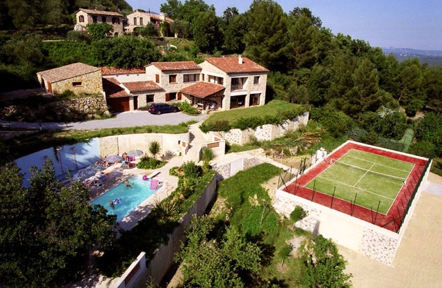 Large house between Grasse and Fayence