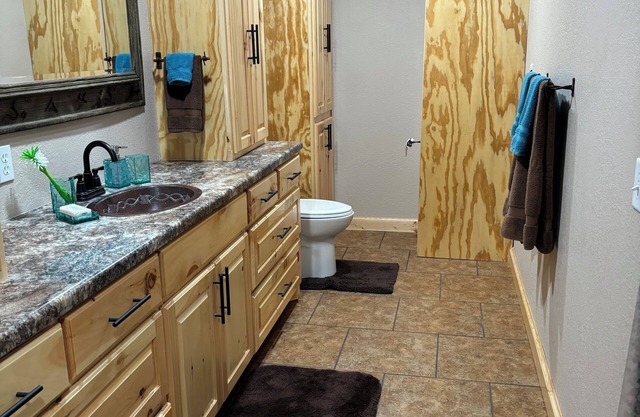 Large private studio suite in Dumas with WiFi, AC